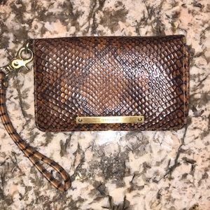 Brahmin wristlet
